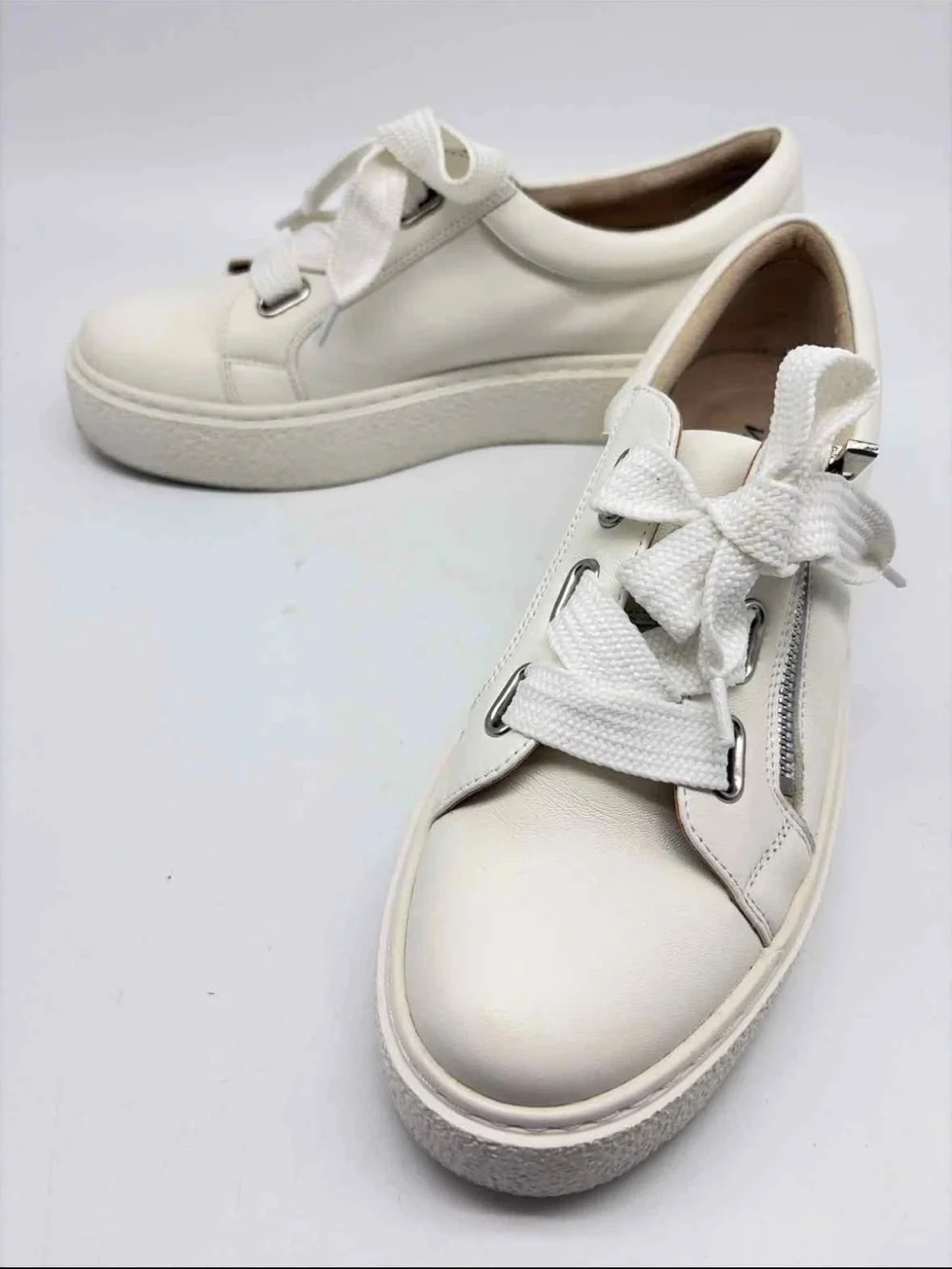 Vaneli Cream Leather Platform Lace-Up Sneakers 9